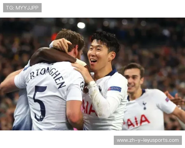 凯恩补射破门，全场立刻有人挥舞旗帜庆祝