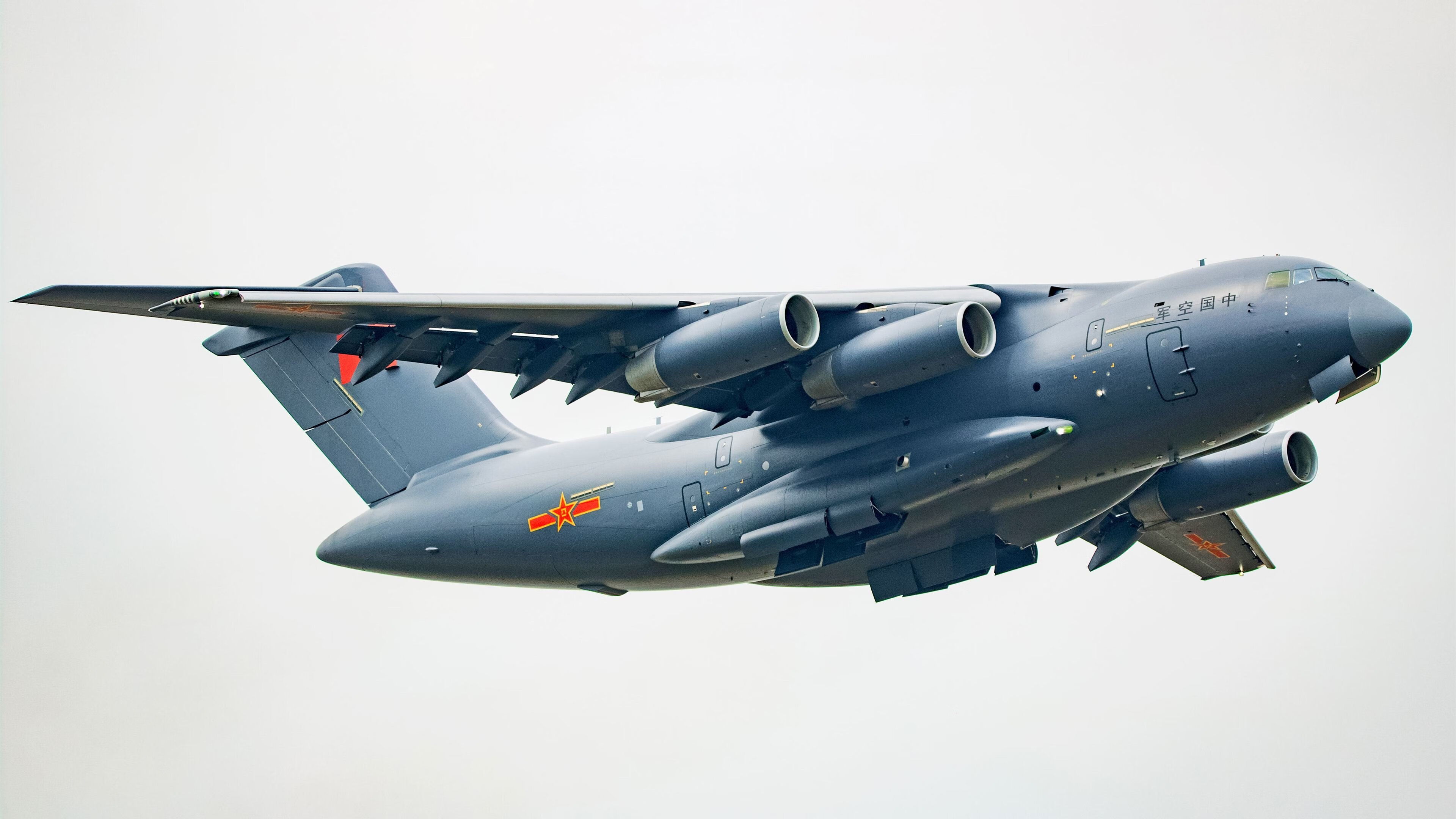 热火新援在高压对抗中表现冷静稳定