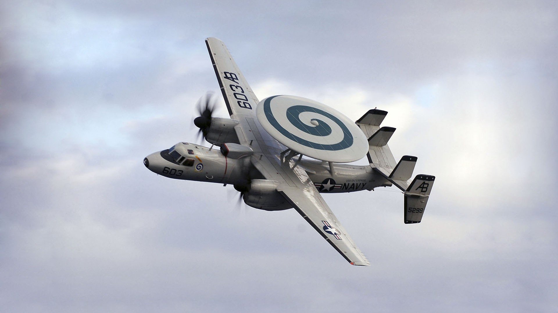 蝶泳节奏把控摩纳哥精准有力，最完整的蝶泳分解教程